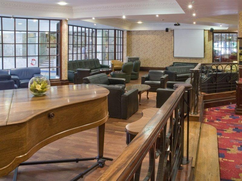Royal Court Hotel & Spa Coventry Bagian luar foto