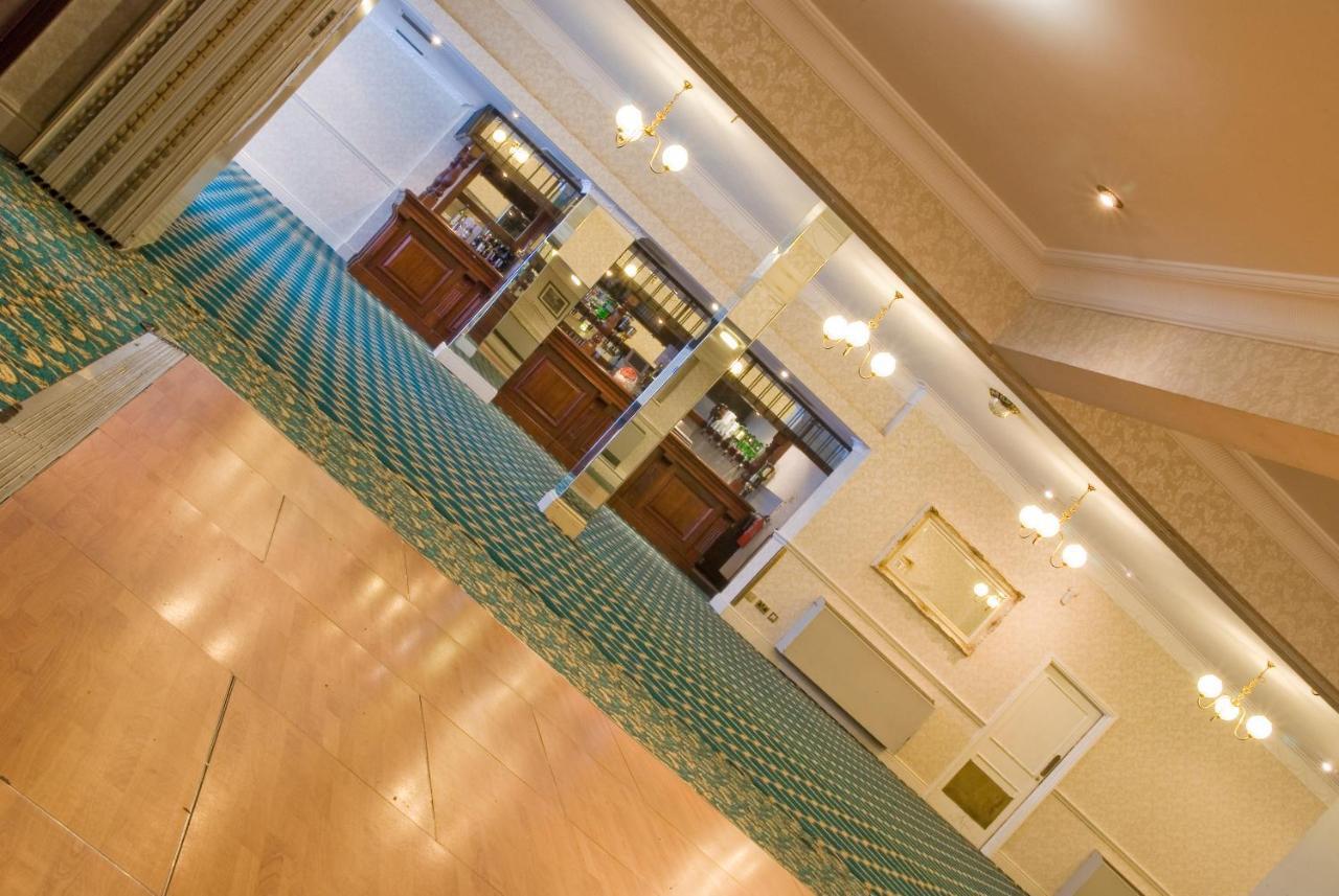 Royal Court Hotel & Spa Coventry Bagian luar foto